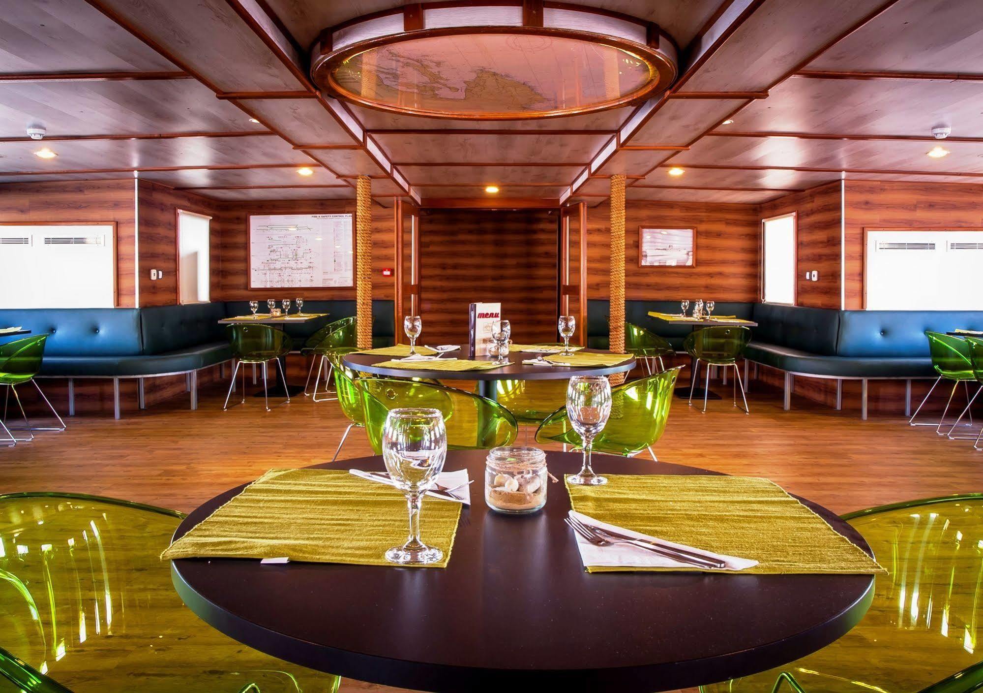 Marina Hostel *